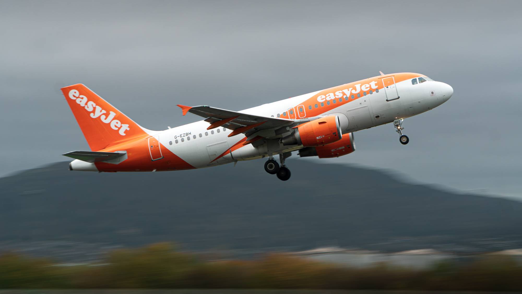 Easyjet G-EZBN at EGAC by Kacper_Milewski