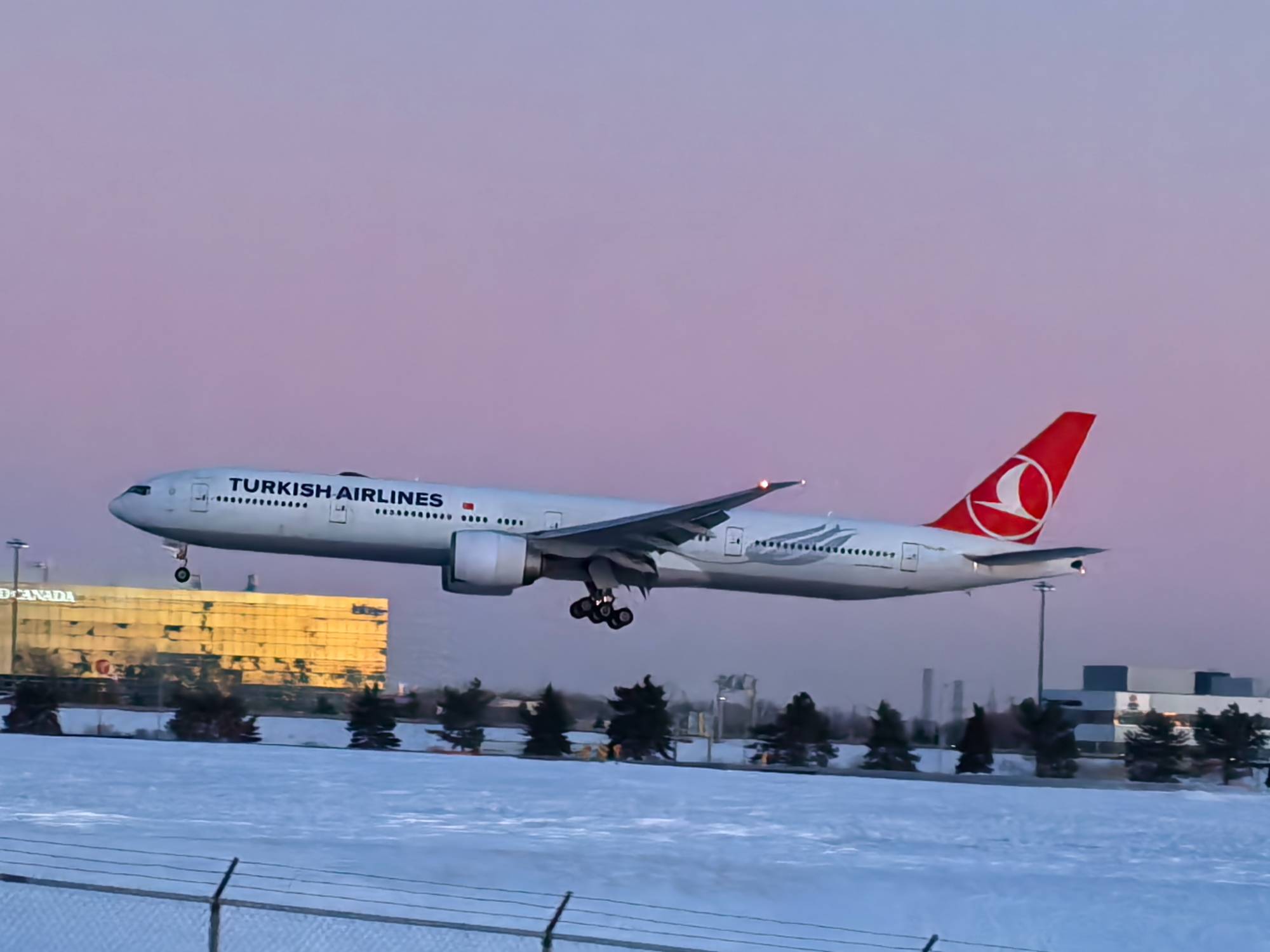 Turkish Airlines TC-JJH at CYYZ by A350