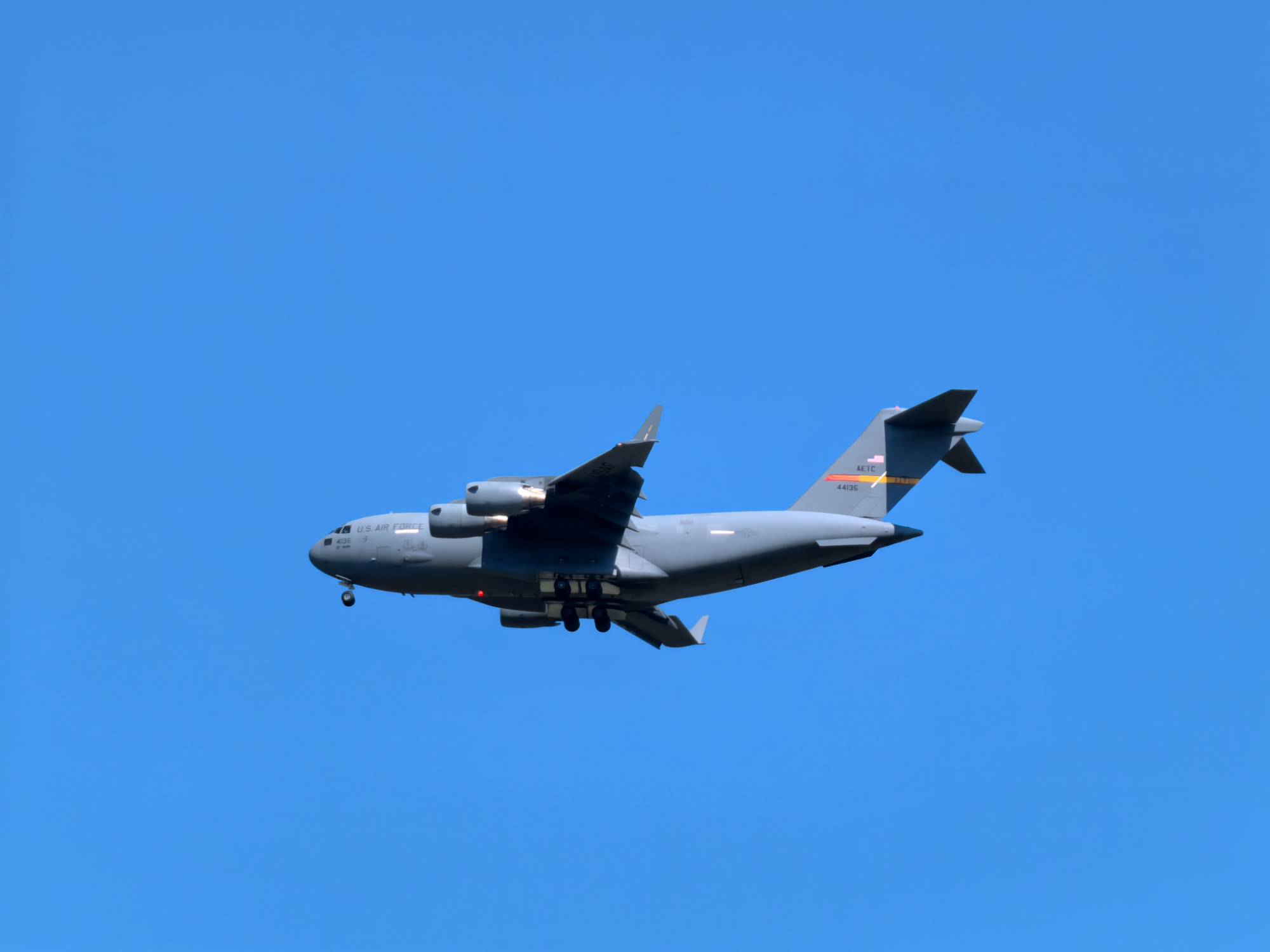 USAF 44135 at CYXU by A350