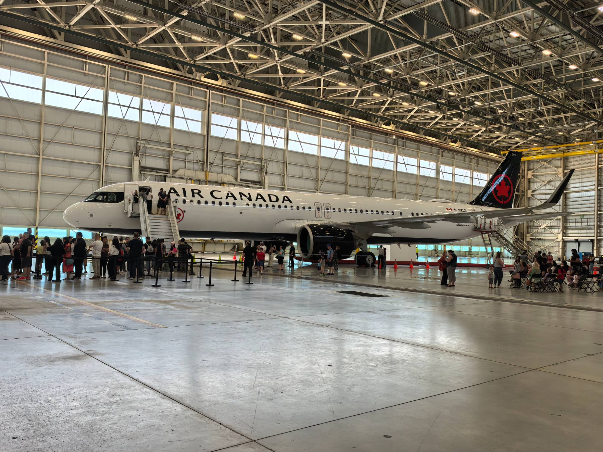 Air Canada C-GXLR at CYYZ by A350