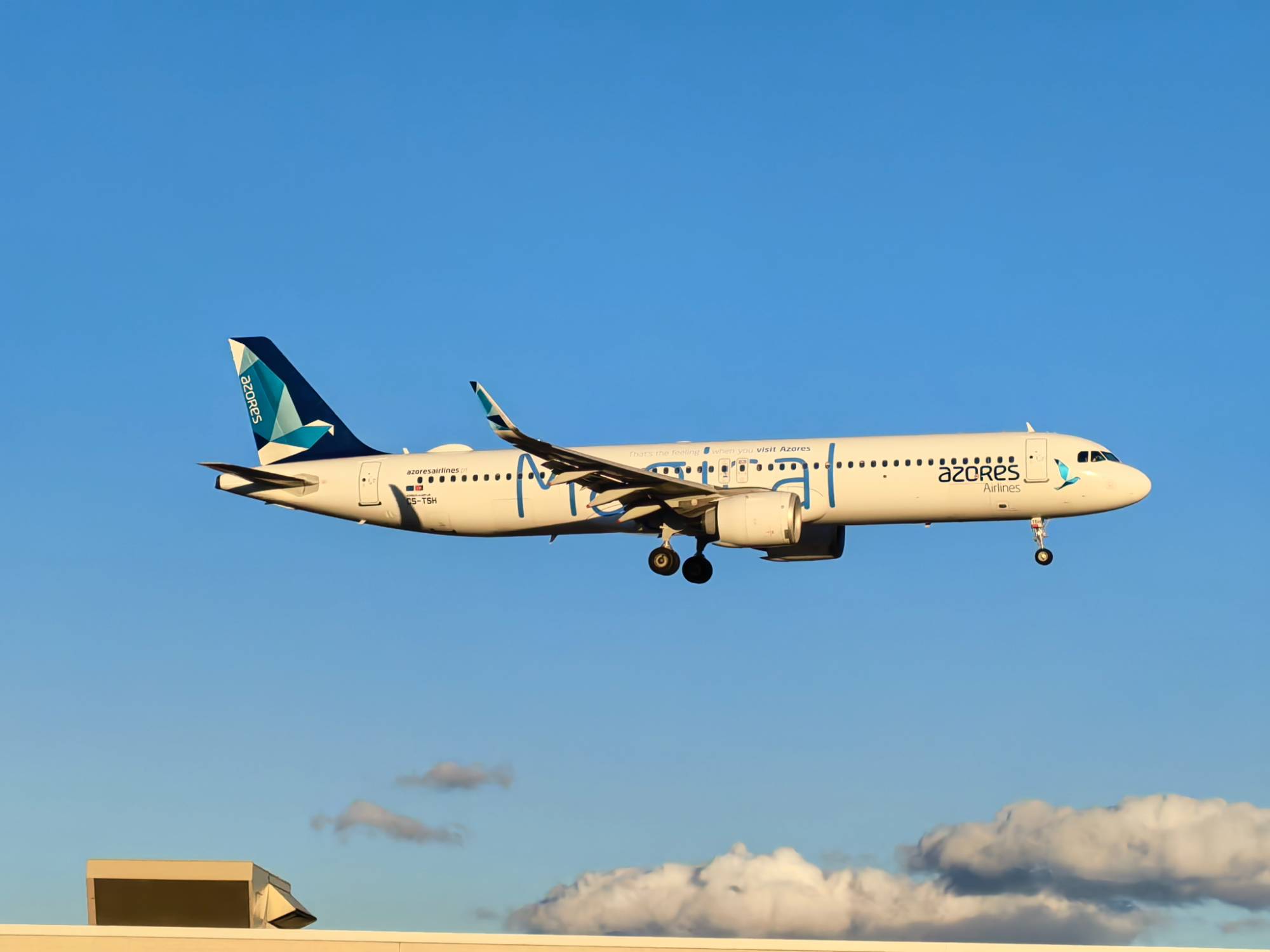 Azores Airlines CS-TSH at CYYZ by A350