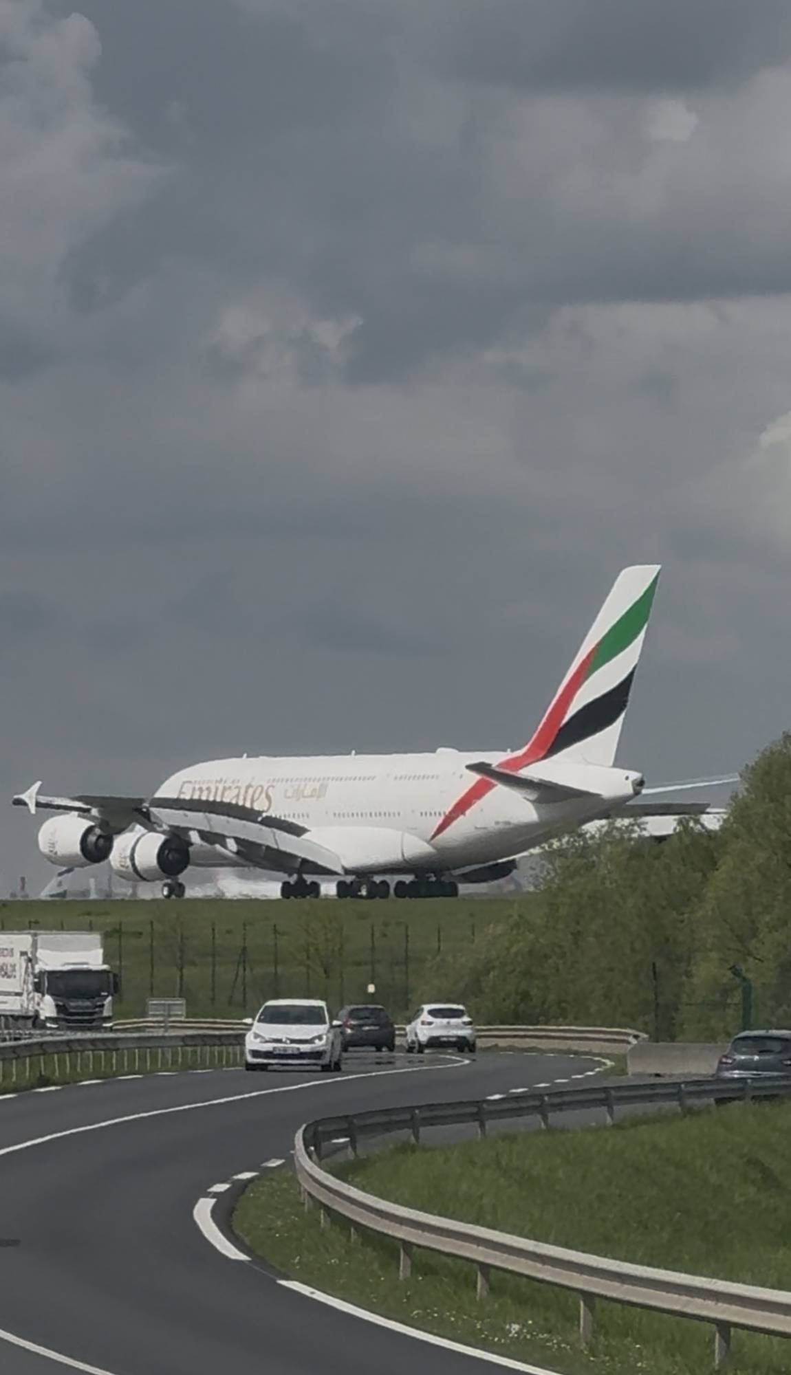 Emirates A6-EOO at LFPG by Piscty