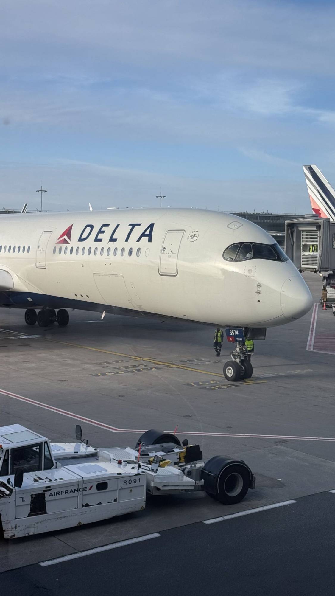 Delta Airlines N574DZ at LFPG by Piscty