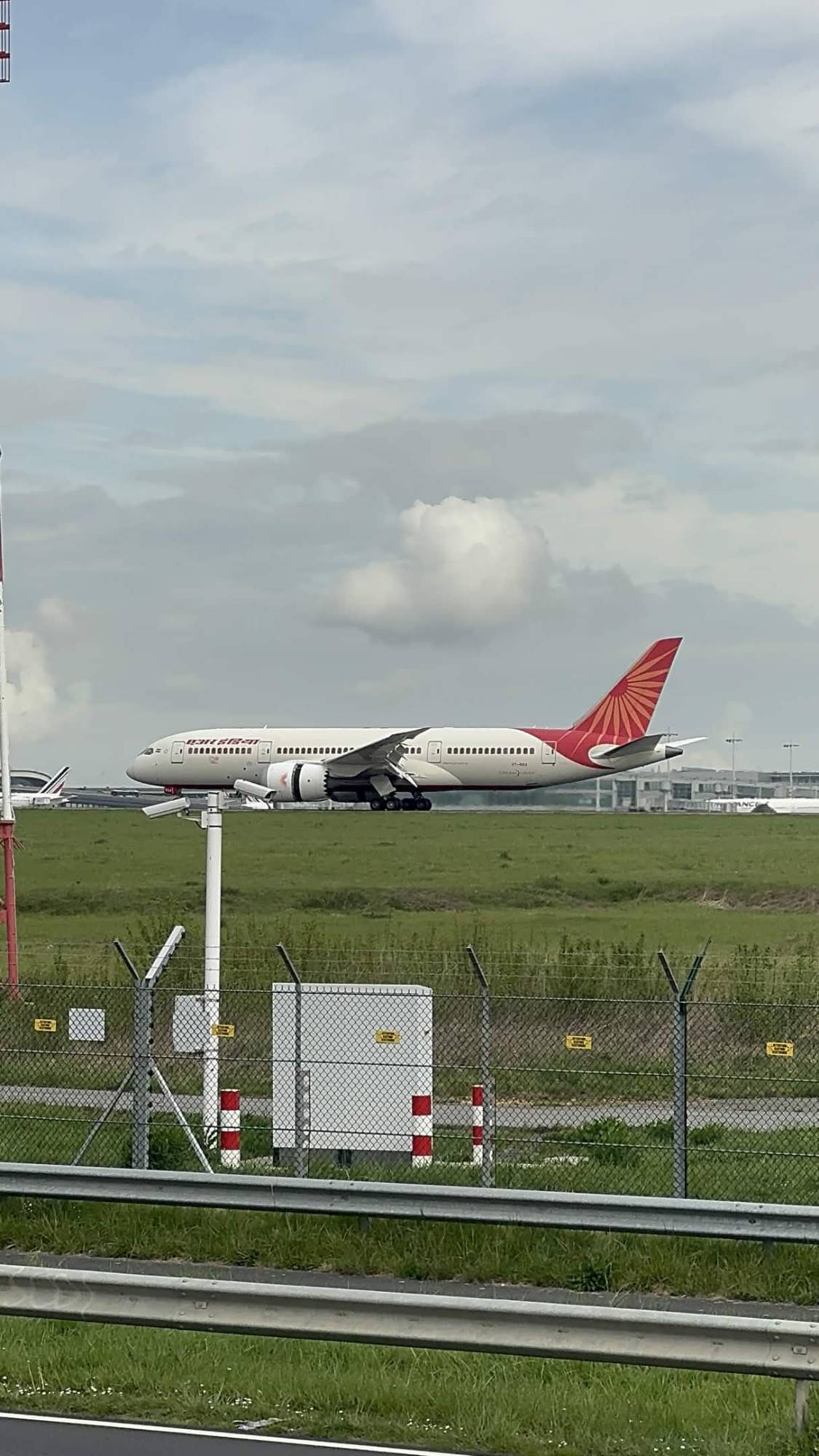 Air India VT-NAA at LFPG by Piscty