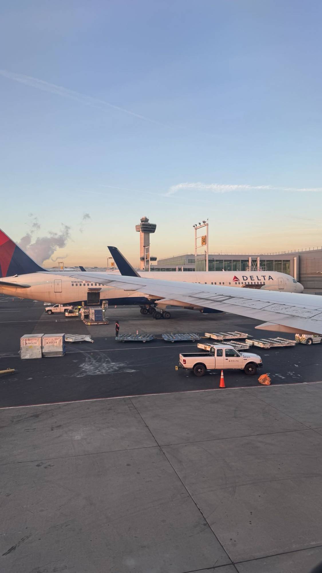 Delta Airlines N180DN at KJFK by Piscty