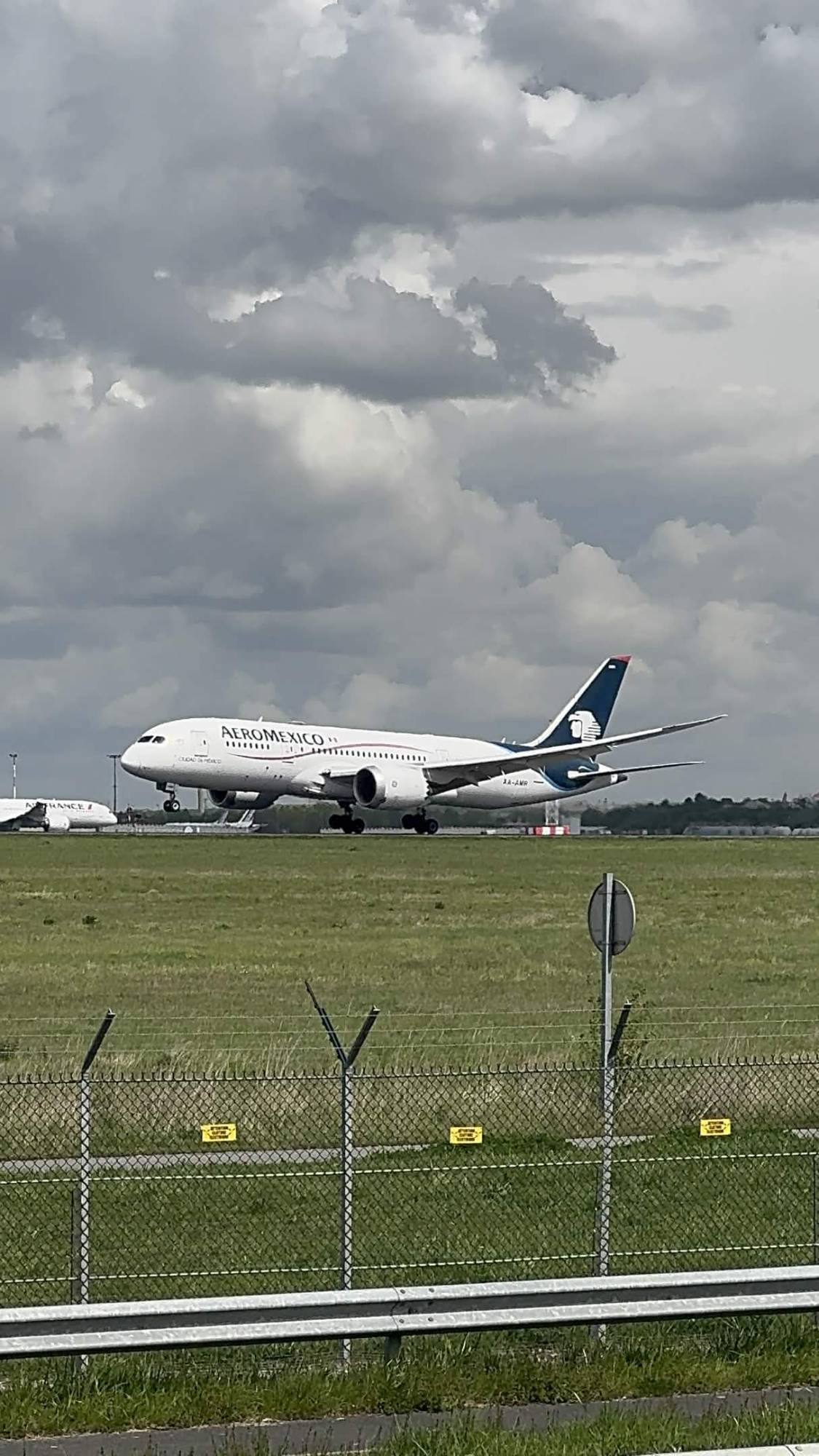 Aeromexico XA-AMR at LFPG by Piscty