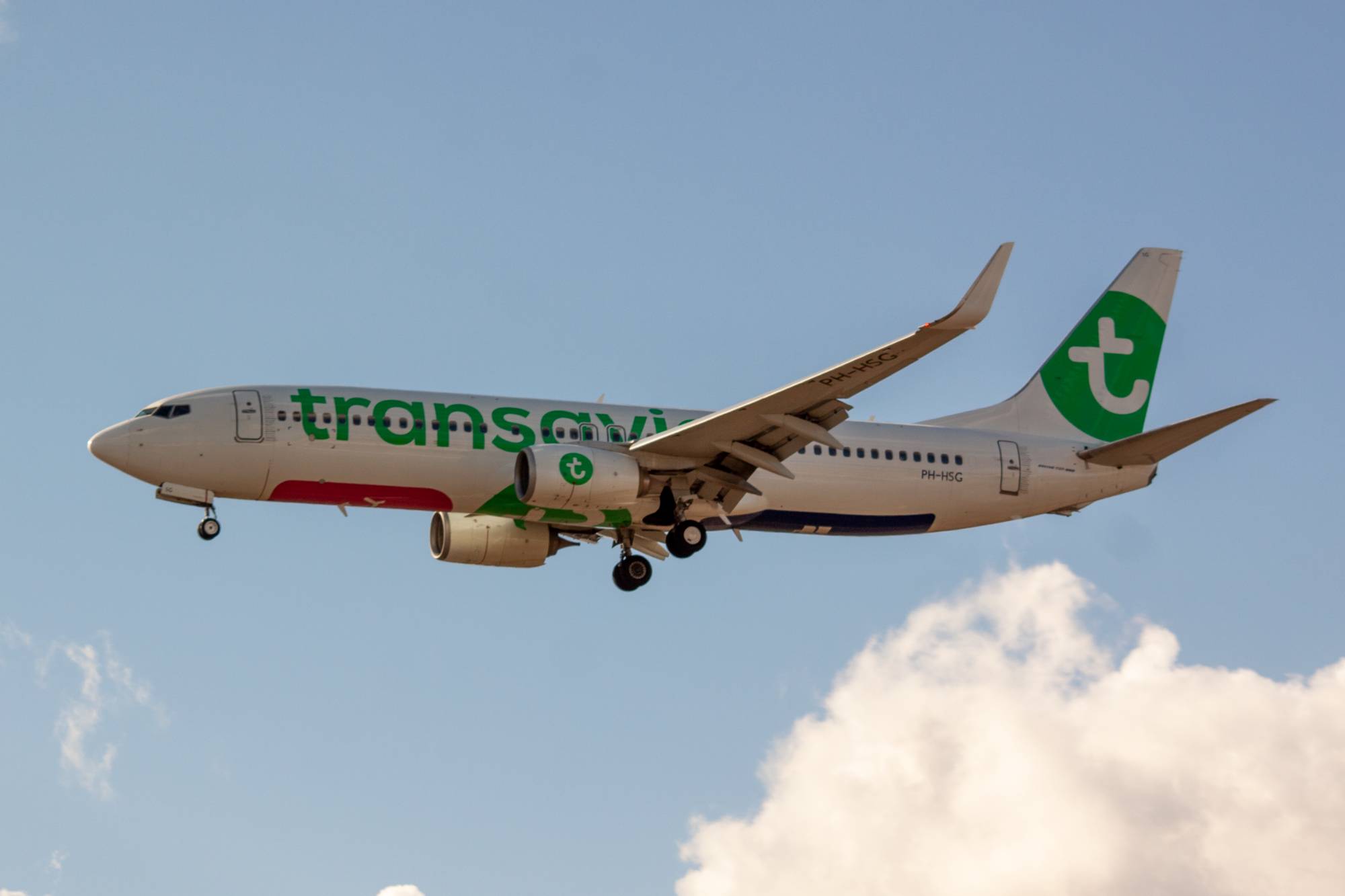 Transavia PH-HSG at LPPT by jorgealvarezsan
