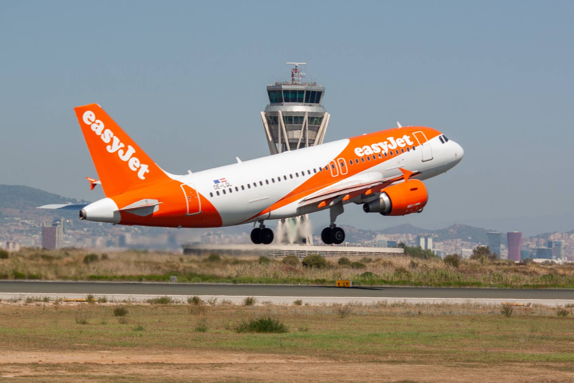 easyJet Europe OE-LQL at LEBL by jorgealvarezsan