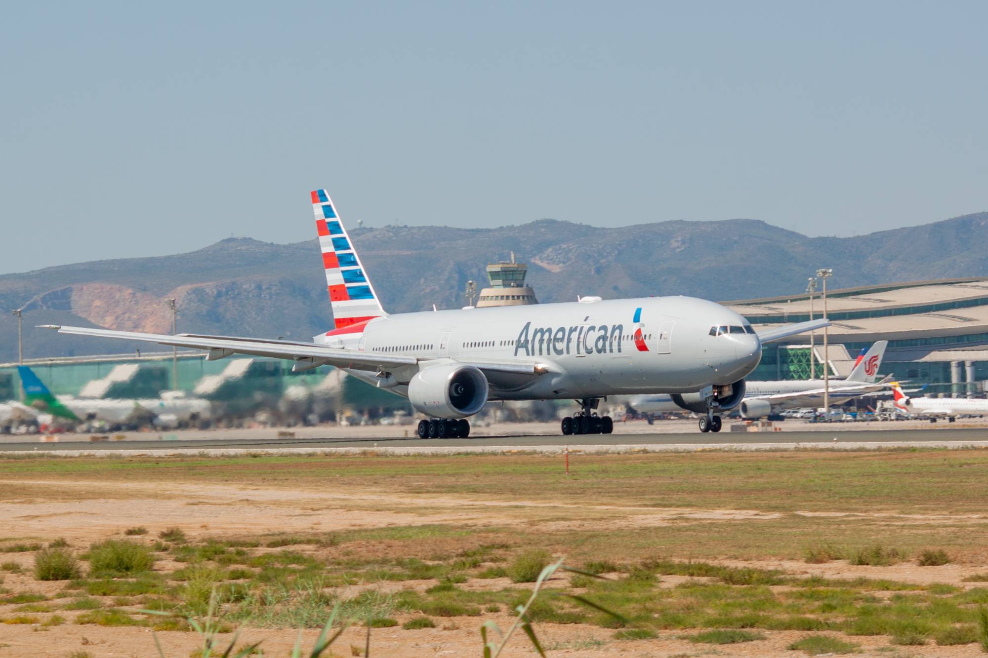 American Airlines N751AN at LEBL by jorgealvarezsan