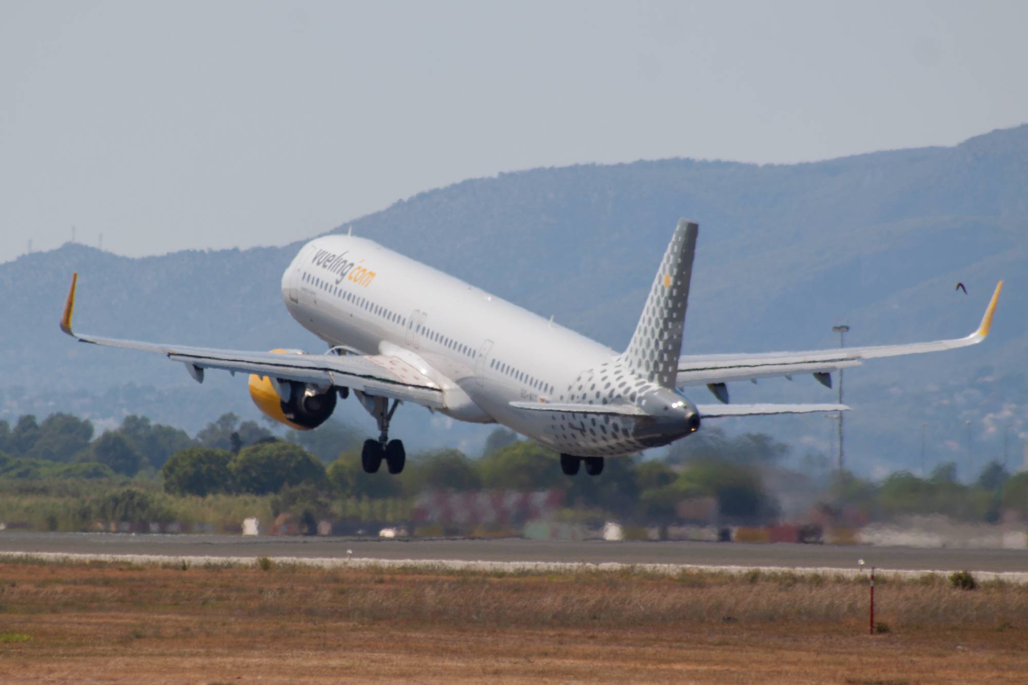 Vueling EC-NYD at LEBL by jorgealvarezsan