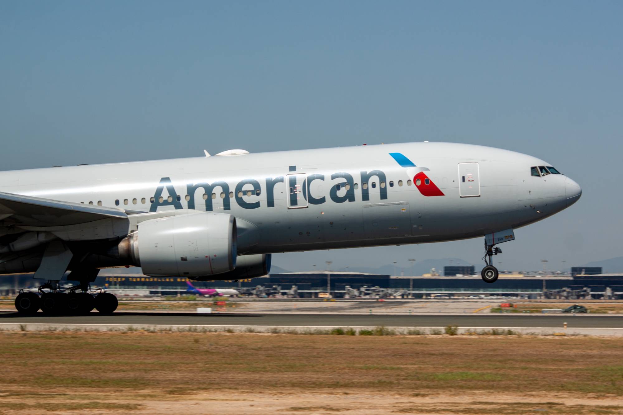 American Airlines N784AN at LEBL by jorgealvarezsan