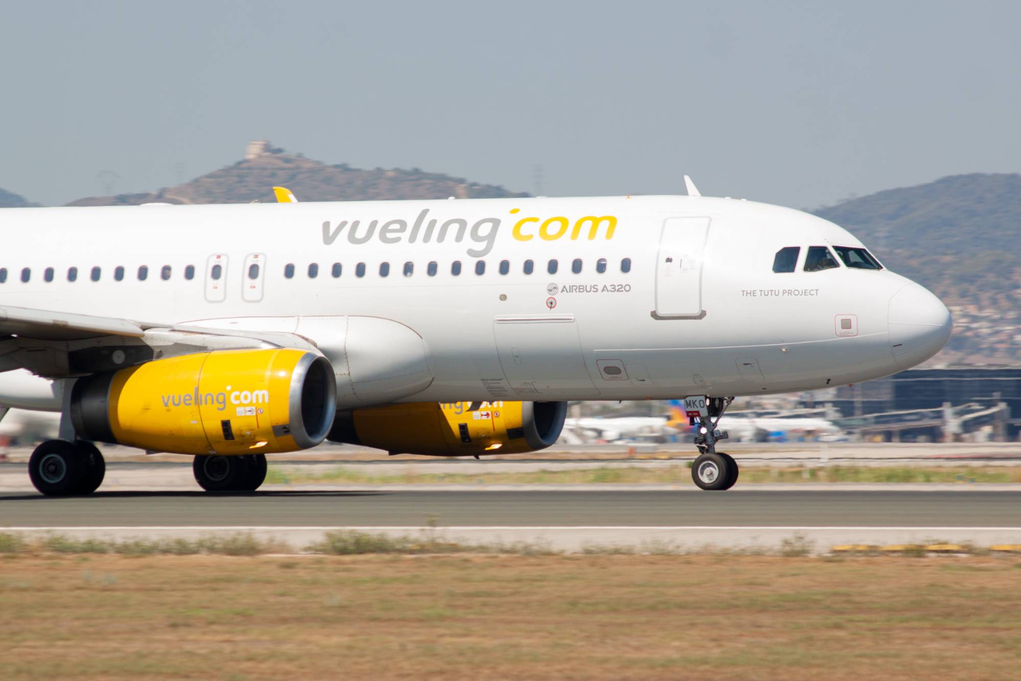 Vueling EC-MKO at LEBL by jorgealvarezsan