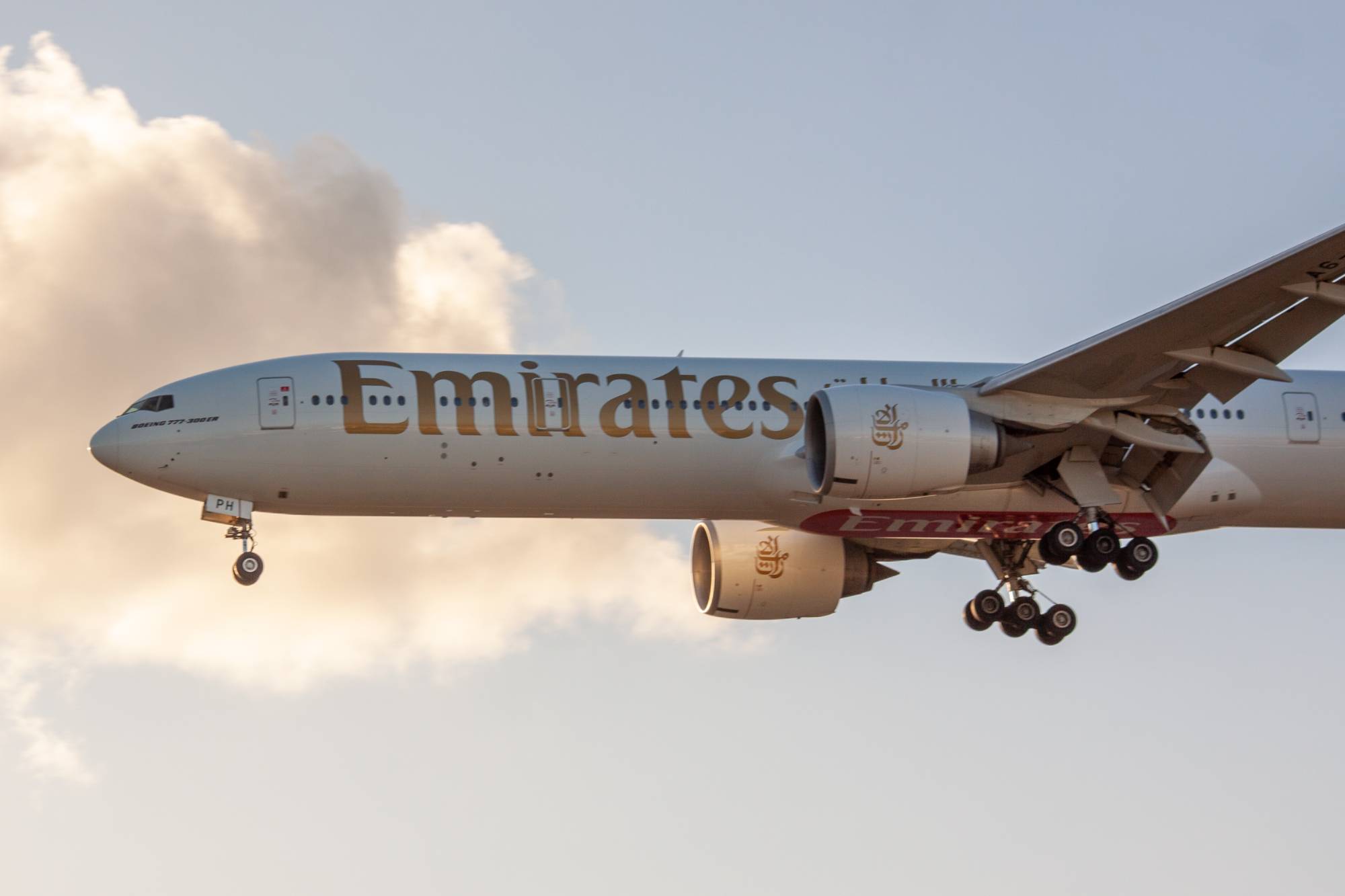 Emirates A6-EPH at LPPT by jorgealvarezsan