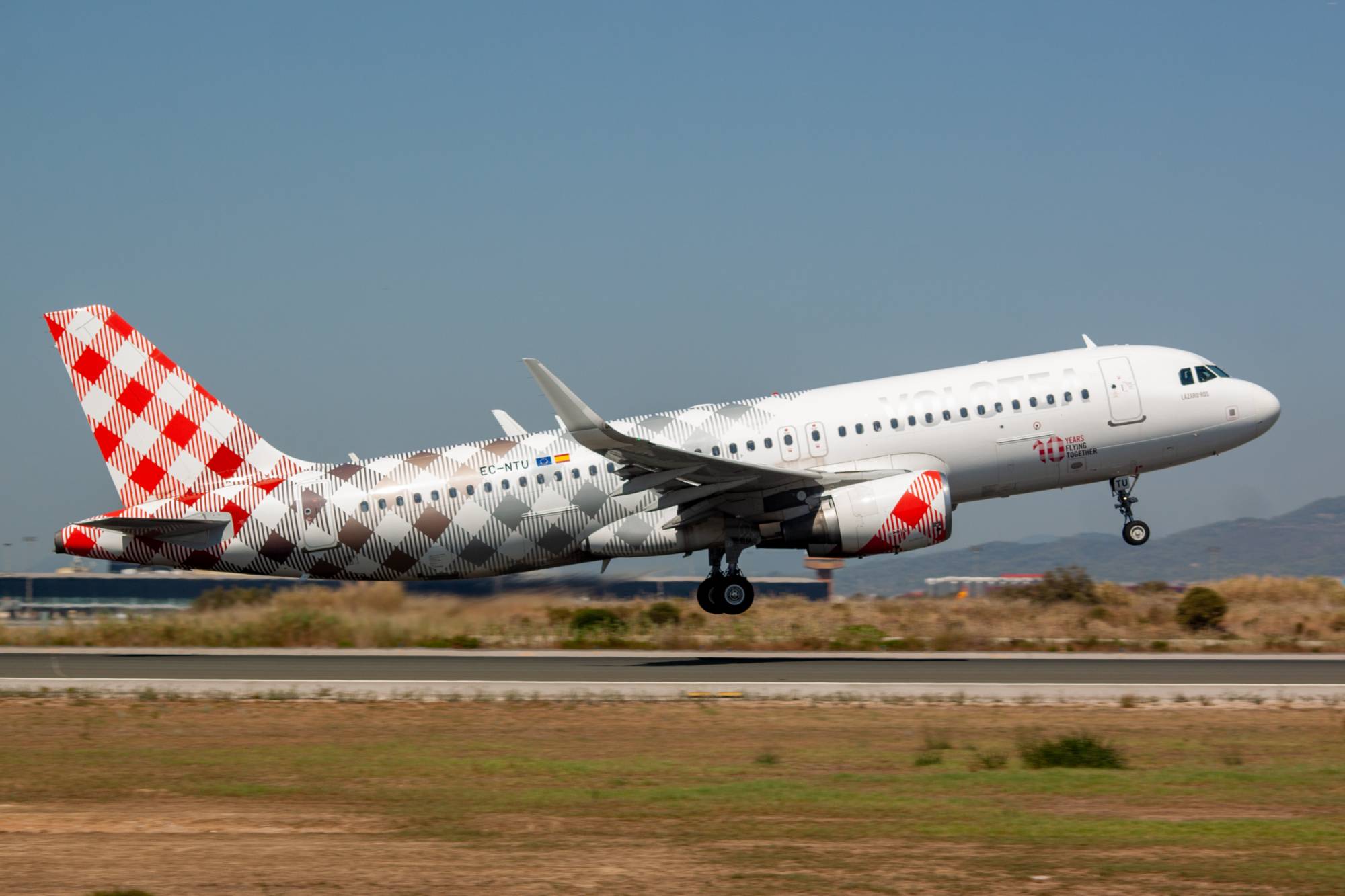 Volotea Airlines EC-NTU at LEBL by jorgealvarezsan