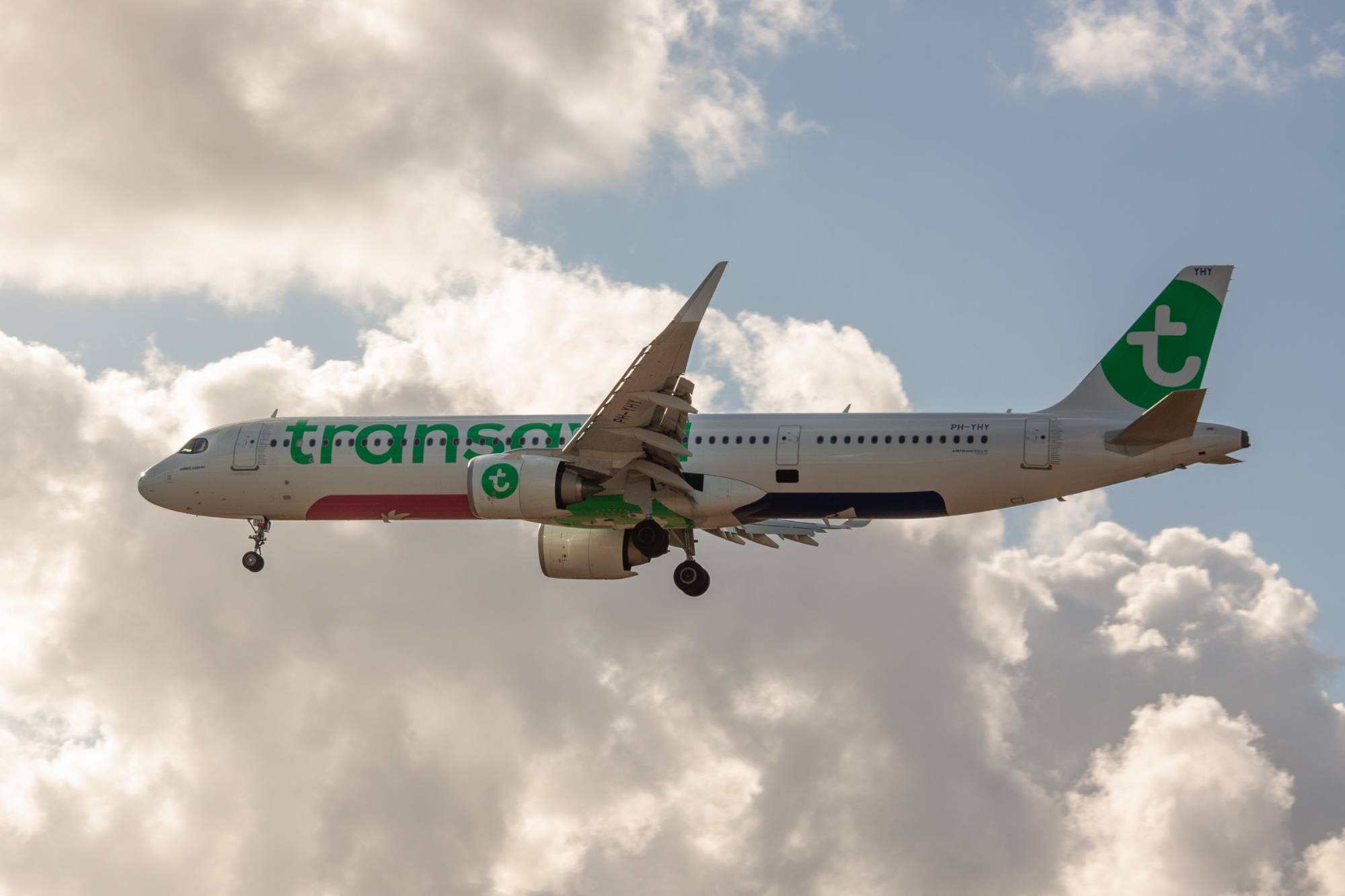 Transavia PH-YHY at LPPT by jorgealvarezsan