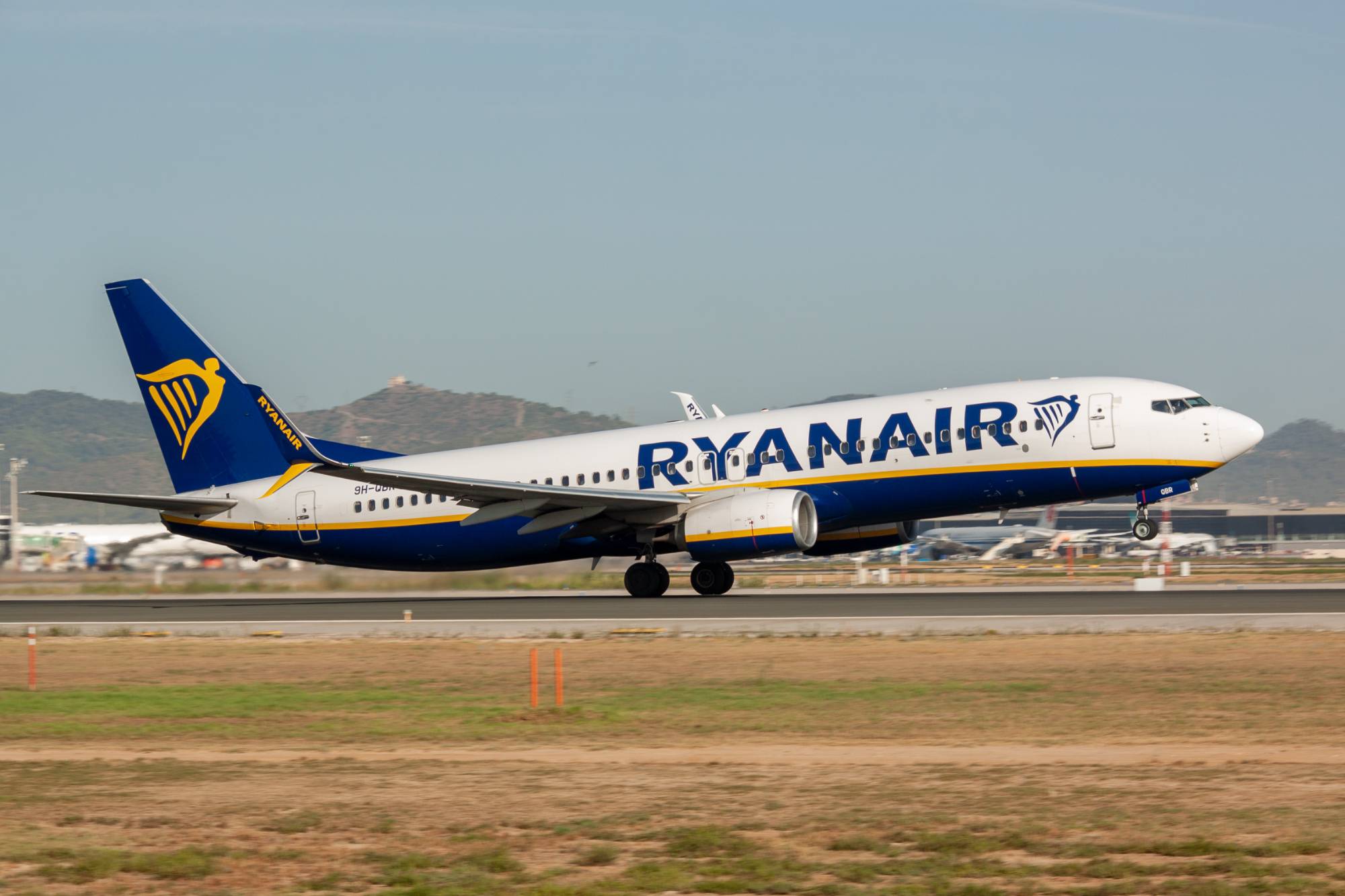 Malta Air 9H-QBR at LEBL by jorgealvarezsan