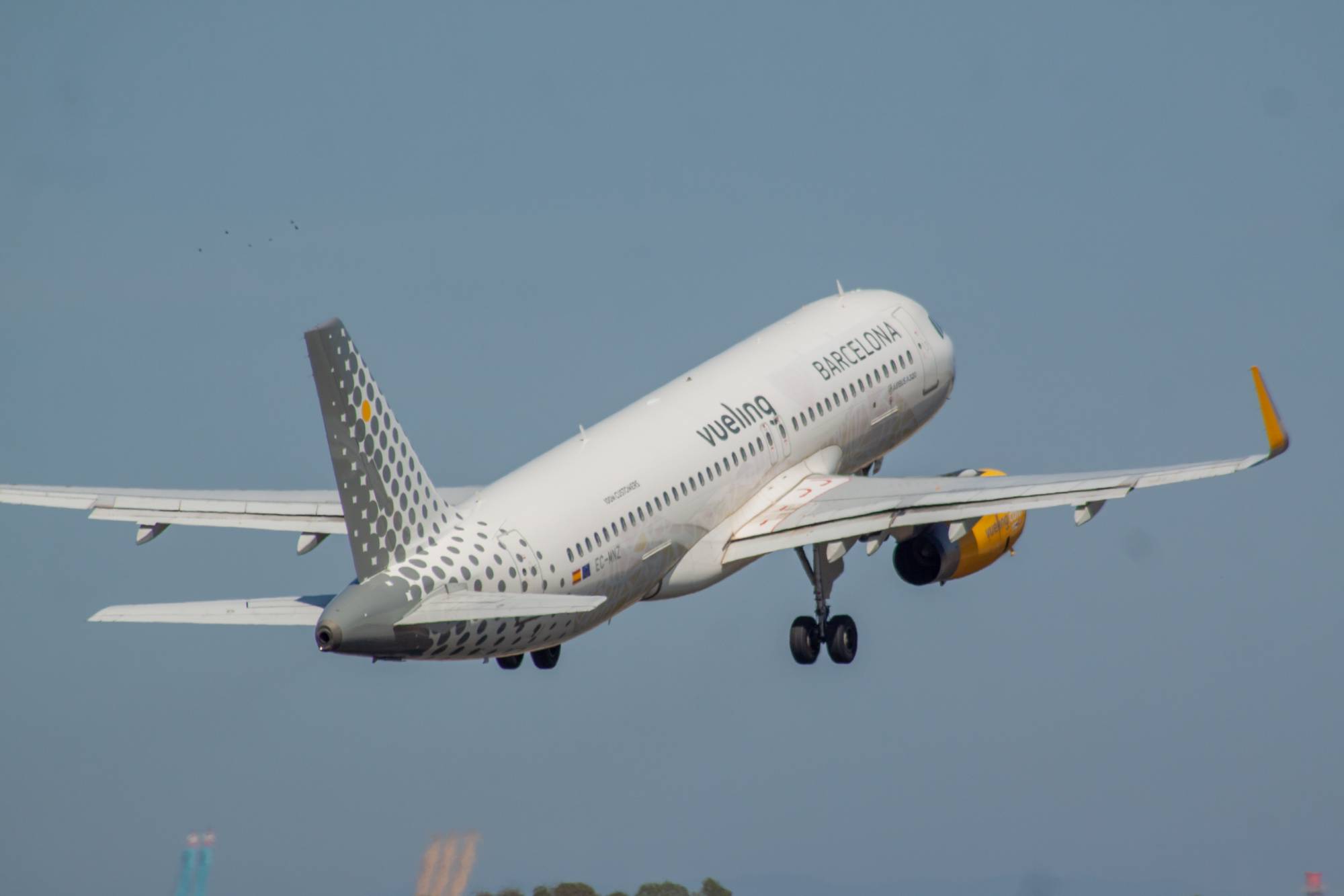 Vueling EC-MNZ at LEBL by jorgealvarezsan