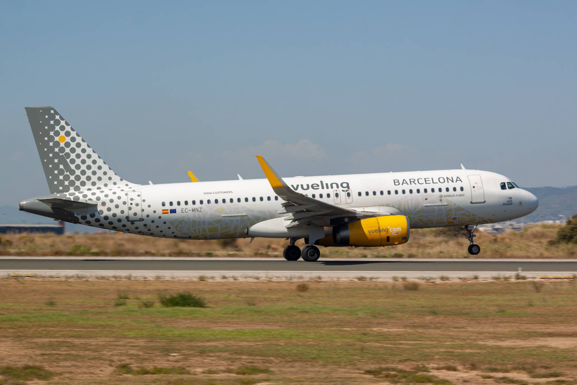 Vueling EC-MNZ at LEBL by jorgealvarezsan