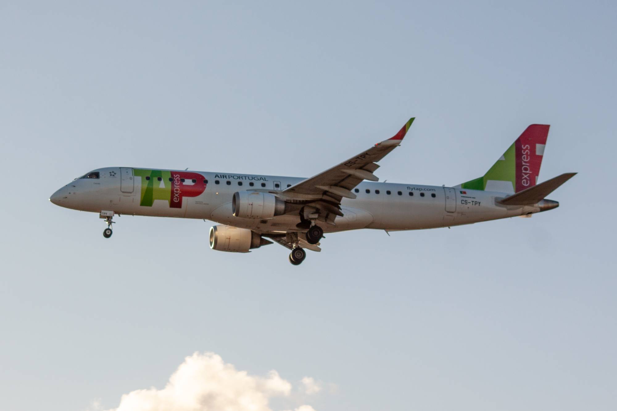 TAP Express CS-TPY at LPPT by jorgealvarezsan