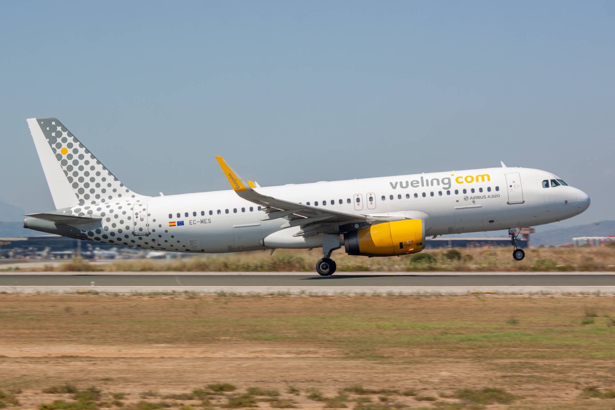 Vueling EC-MES at LEBL by jorgealvarezsan