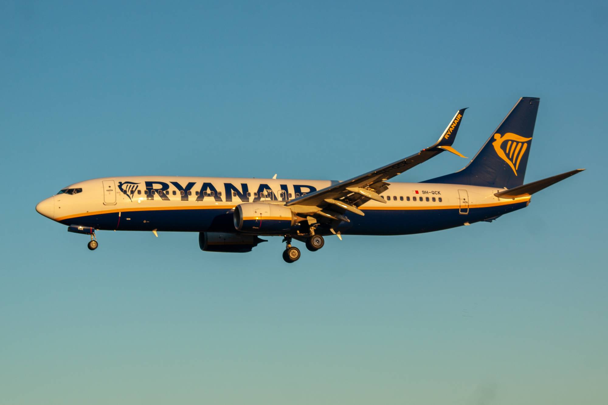 Malta Air 9H-QCK at LPPT by jorgealvarezsan