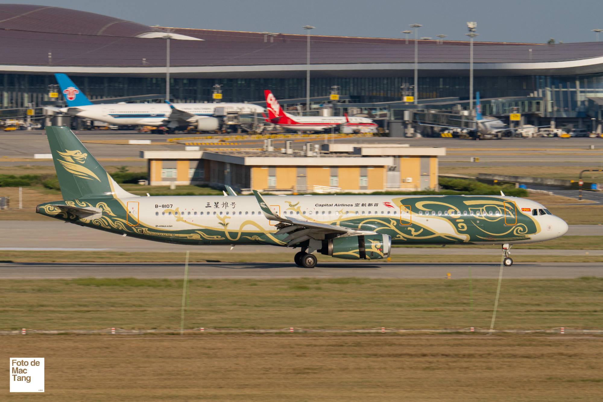 Capital Airlines B-8107 at ZBAD by realmactang