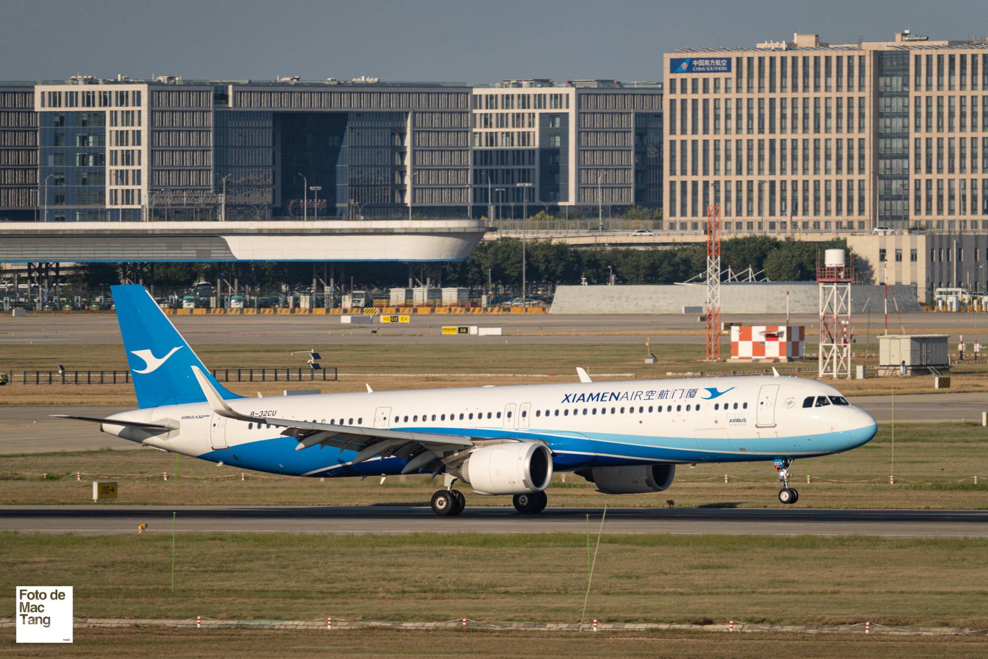 Xiamen Air B-32CU at ZBAD by realmactang