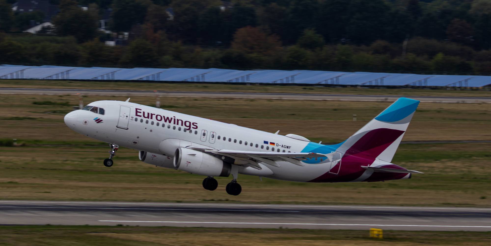 Eurowings D-AGWF at EDDL by Shadowdestrict