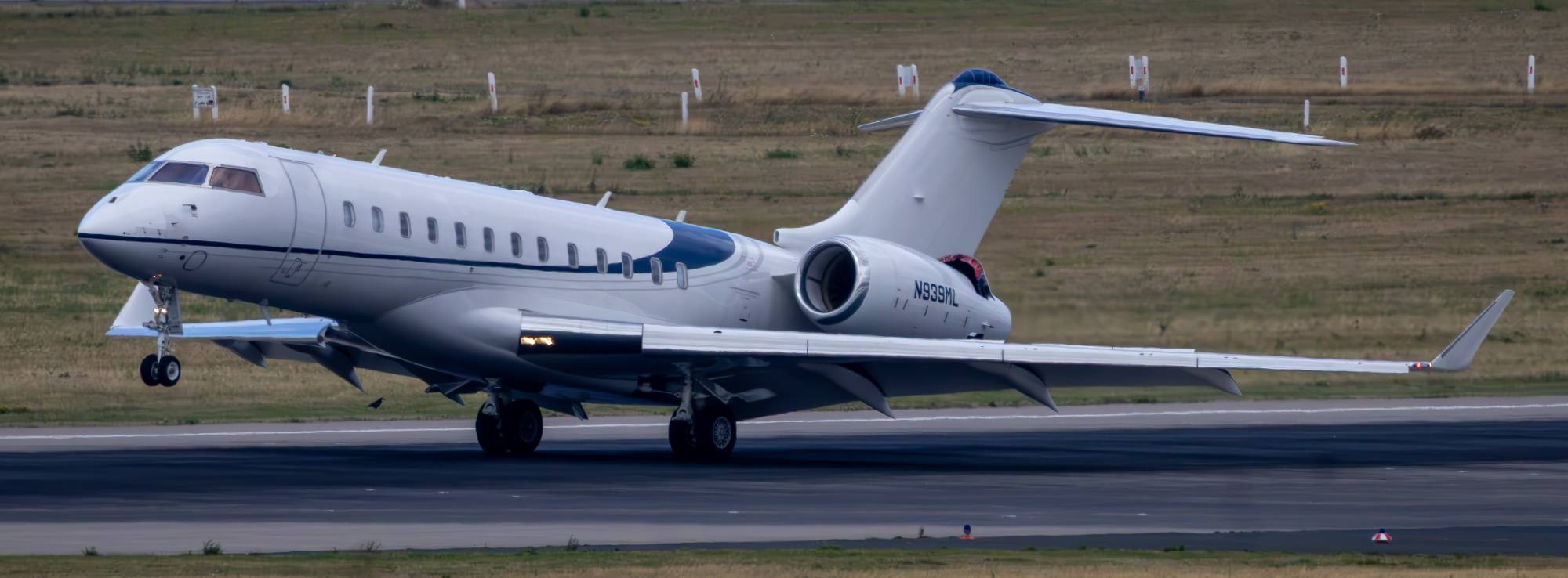 TVPX Aircraft Solutions N939ML at EDDL by Shadowdestrict