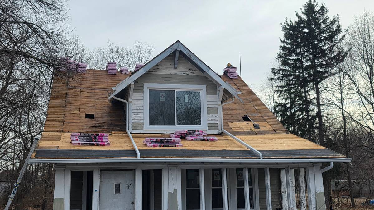 Complete Tear-Off in Macomb Township, MI