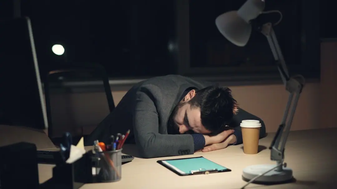 Fatigue au Travail : Le Signal d'Alarme que 7 Salariés sur 10 Ignorent