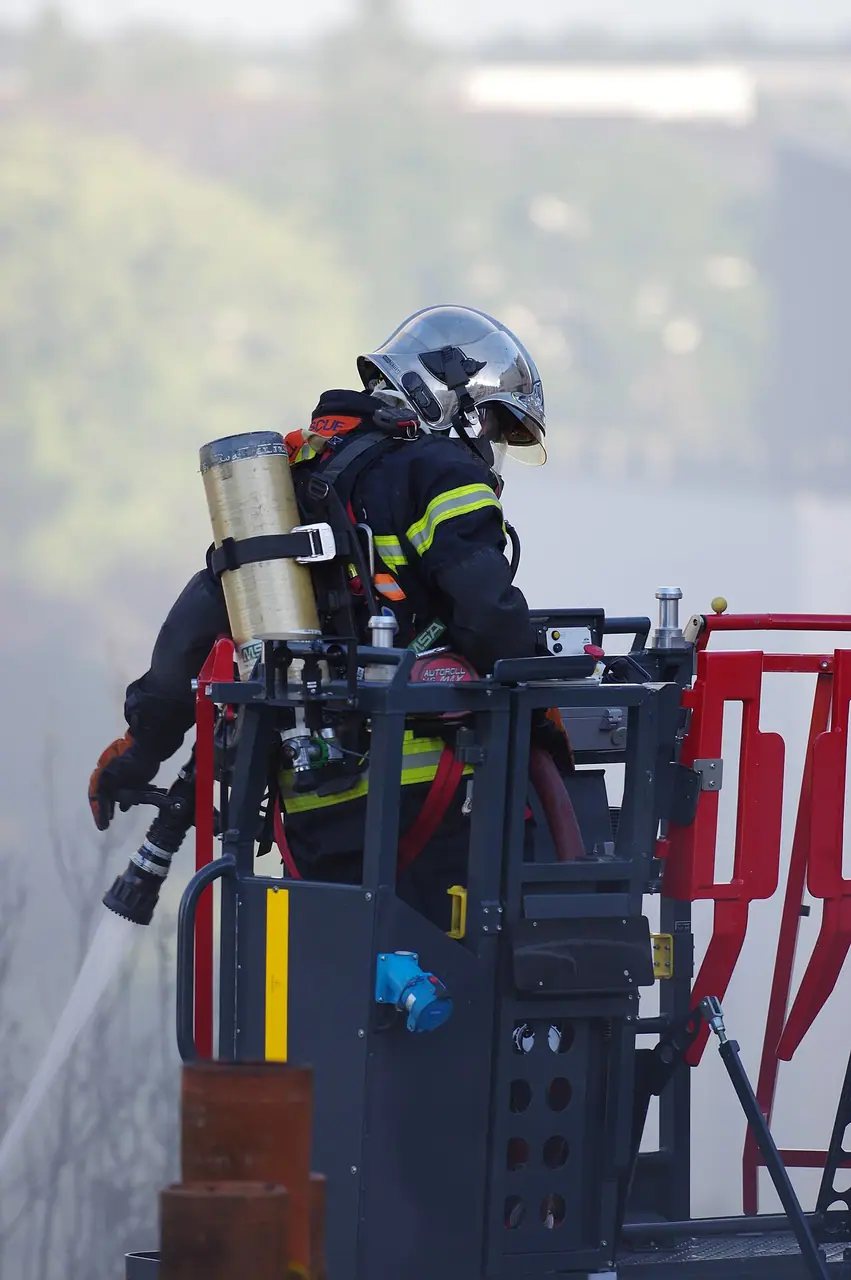Fiche Métier Pompier (2026) : Salaire, Formation et Concours