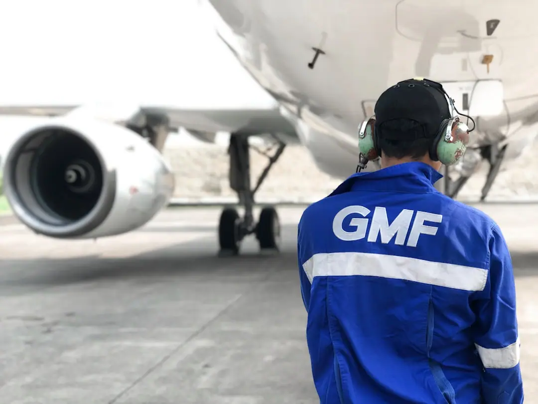 Fiche Métier Mécanicien Aéronautique (2026) : Salaire, Formation et Débouchés