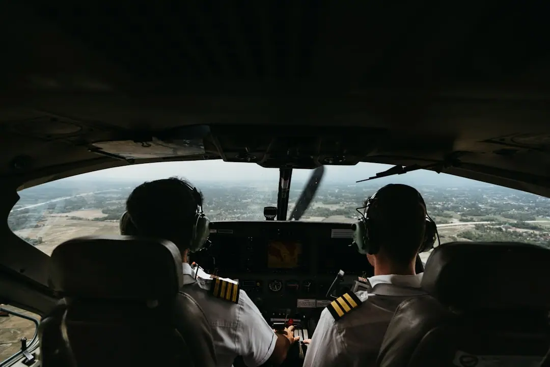 Fiche Métier Pilote de Ligne (2026) : Le Vrai Salaire, les Formations et les Compétences qui Comptent
