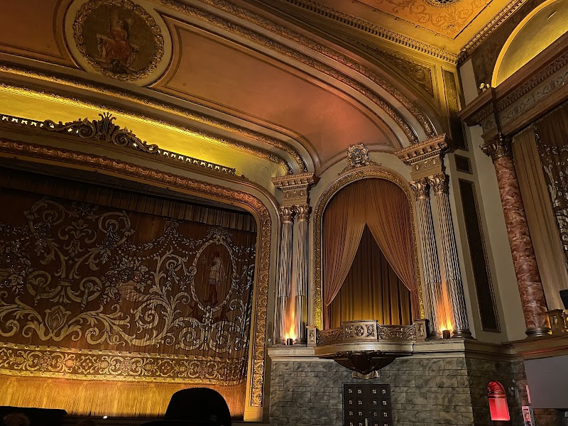 Grand Lake Theatre