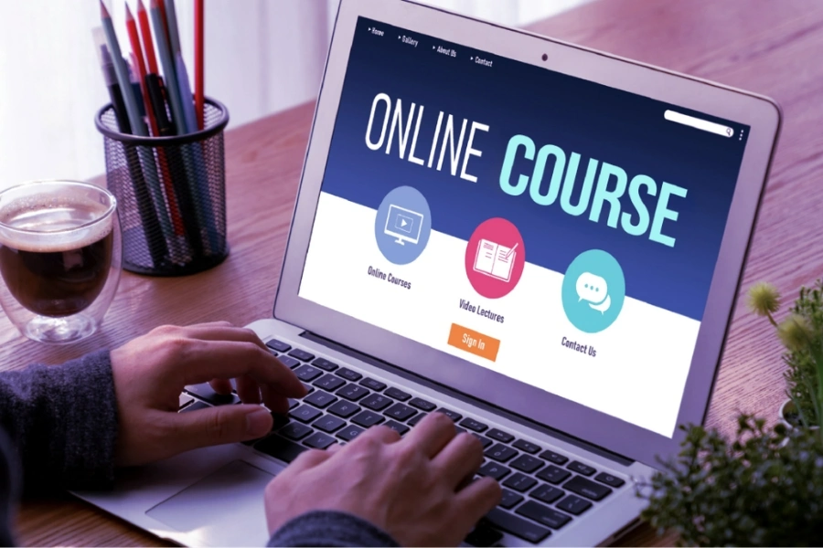 A typical digital course is organized into modules and lessons