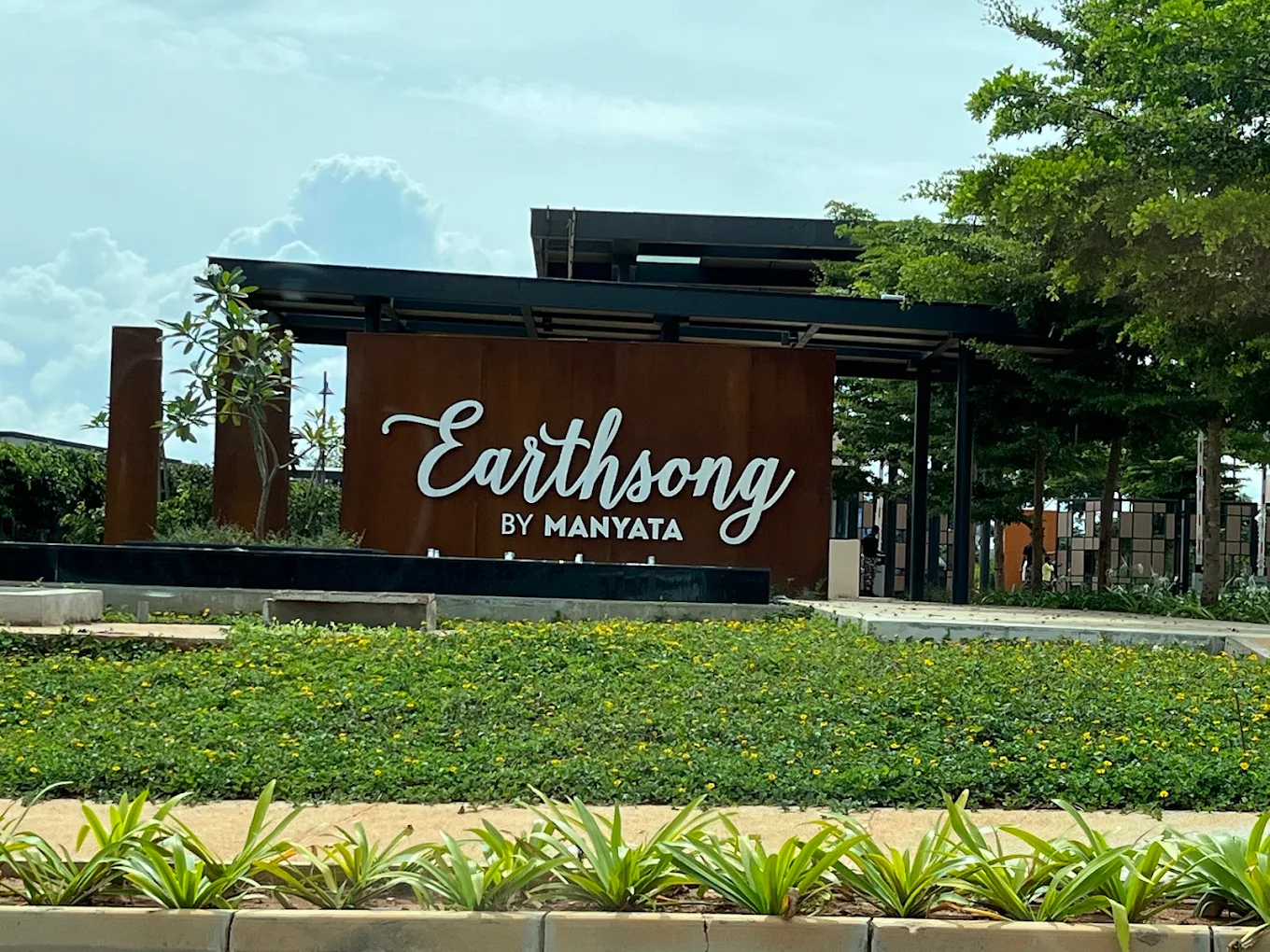 Earthsong by Manyata Phase 1