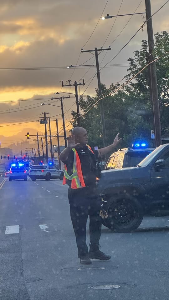 TRAFFIC INCIDENT - Waialae Avenue, Honolulu, Oahu | Stolen Stuff Hawaii
