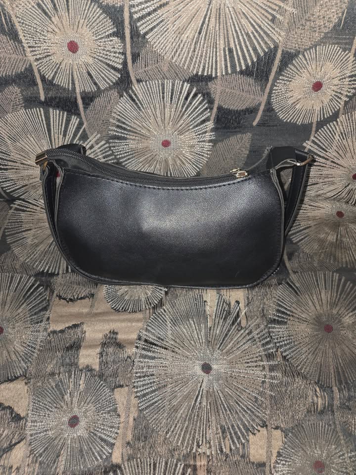 FOUND ITEM - Pearl Ridge, Aiea, Oahu | Stolen Stuff Hawaii