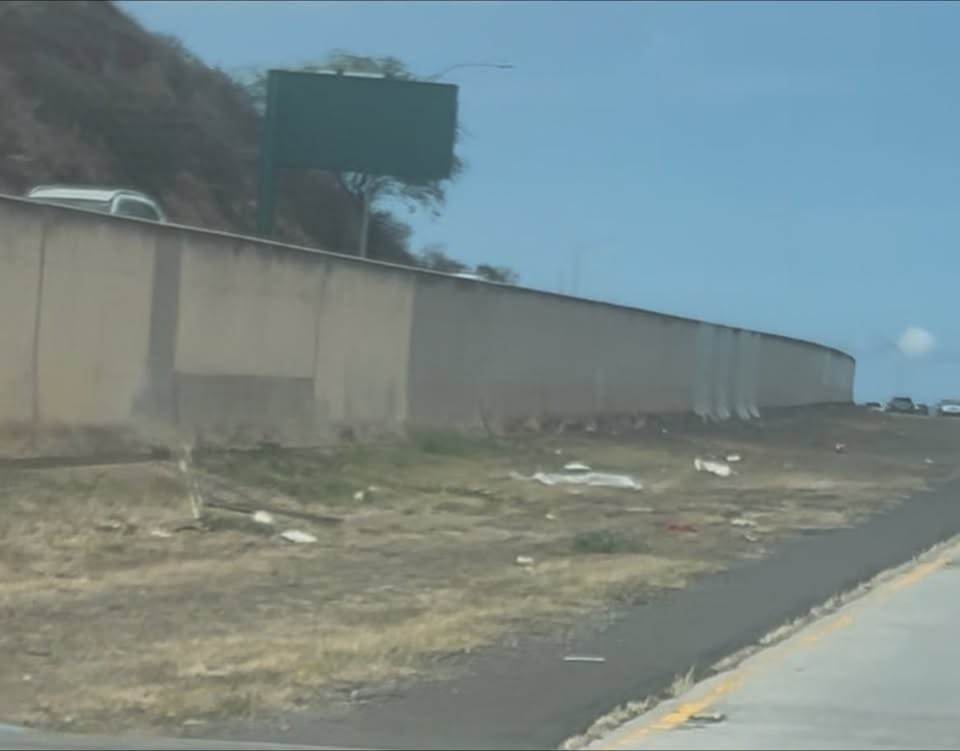 AWARENESS - H1 heading eastbound from the west side of Oahu | Stolen Stuff Hawaii