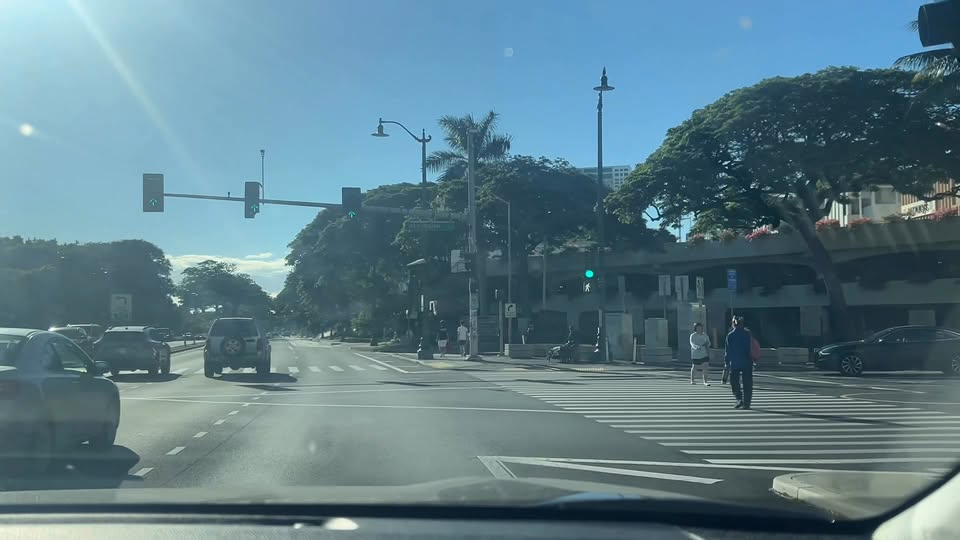 TRAFFIC INCIDENT - Atkinson and Ala Moana Blvd. intersection, Honolulu | Stolen Stuff Hawaii