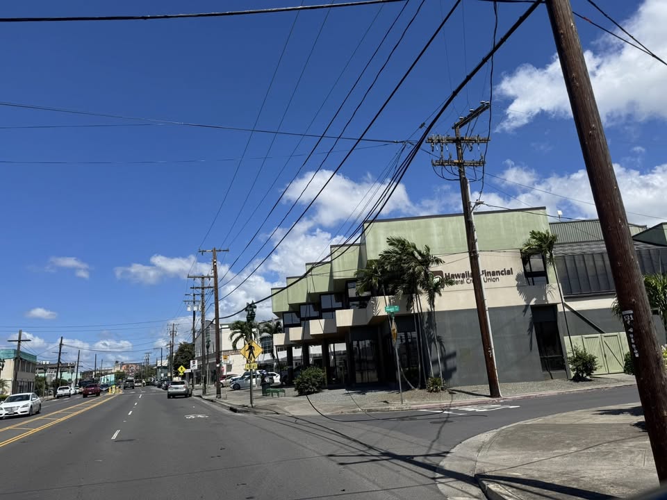 HIT AND RUN - 711, Kalihi, Oahu | Stolen Stuff Hawaii