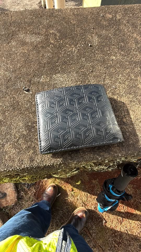 FOUND ITEM - Waipio 7-11, Waipio, Oahu | Stolen Stuff Hawaii