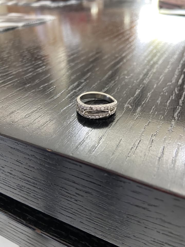 FOUND ITEM - Kailua Long's parking lot | Stolen Stuff Hawaii