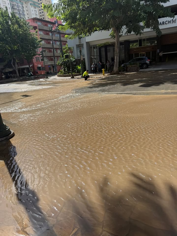 ROAD CLOSURE - Kuhio Avenue, Waikiki, Honolulu | Stolen Stuff Hawaii