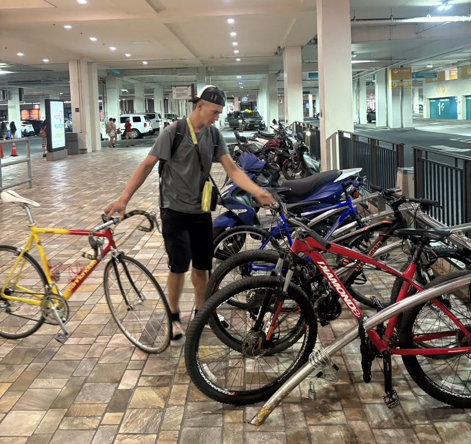 THEFT - Ala Moana Center, Honolulu, Oahu | Stolen Stuff Hawaii