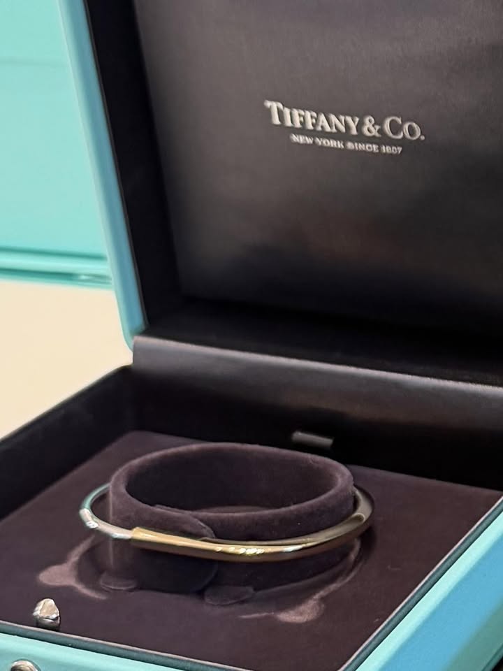 LOST ITEM - Ala Moana Shopping Center, Honolulu, Oahu | Stolen Stuff Hawaii
