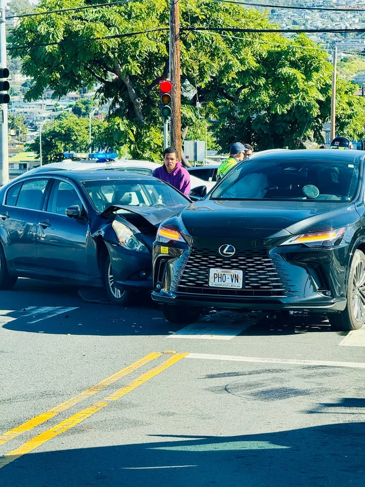 TRAFFIC INCIDENT - N King Street and Kokea Street, Honolulu | Stolen Stuff Hawaii