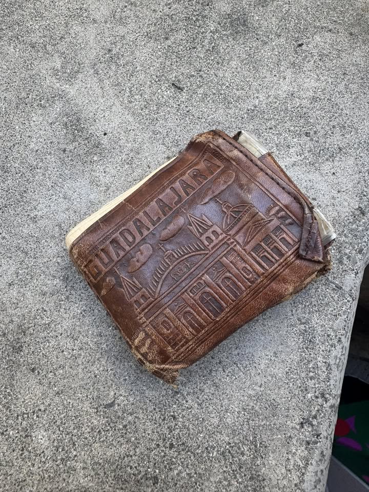 FOUND ITEM - Ala Moana shopping center, Honolulu, Oahu | Stolen Stuff Hawaii