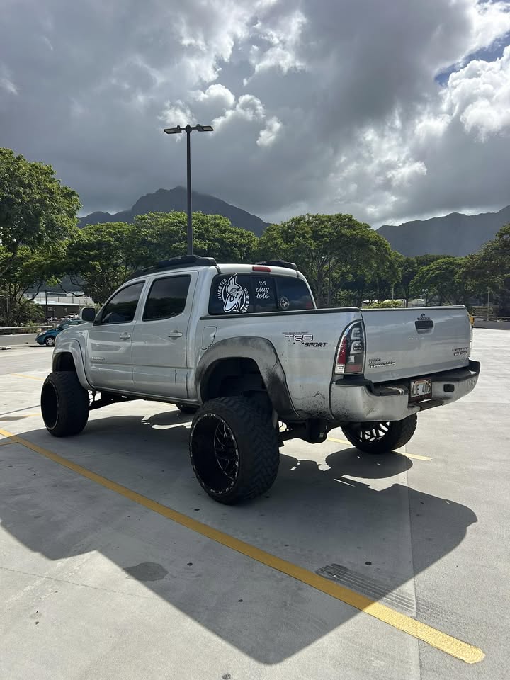 VEHICLE THEFT - Maili, Oahu | Stolen Stuff Hawaii